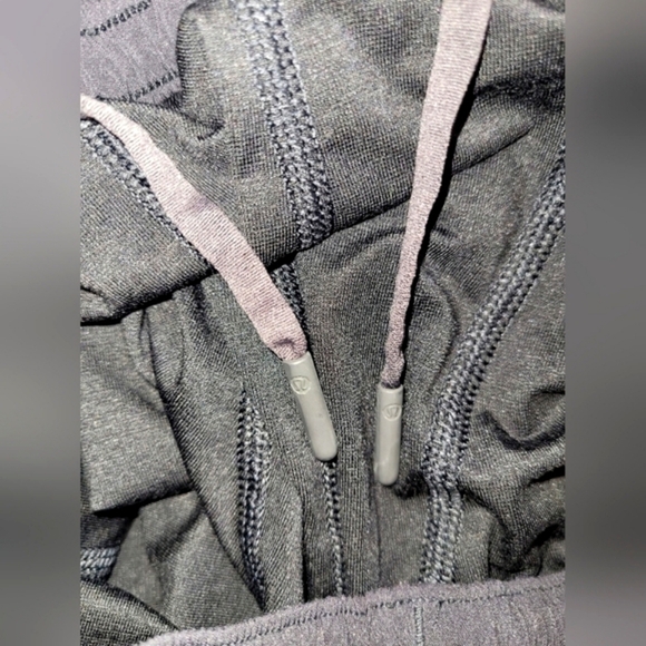 Lululemon Pace Breaker Short 9" Black and Grey Floral Size S - Picture 10 of 16